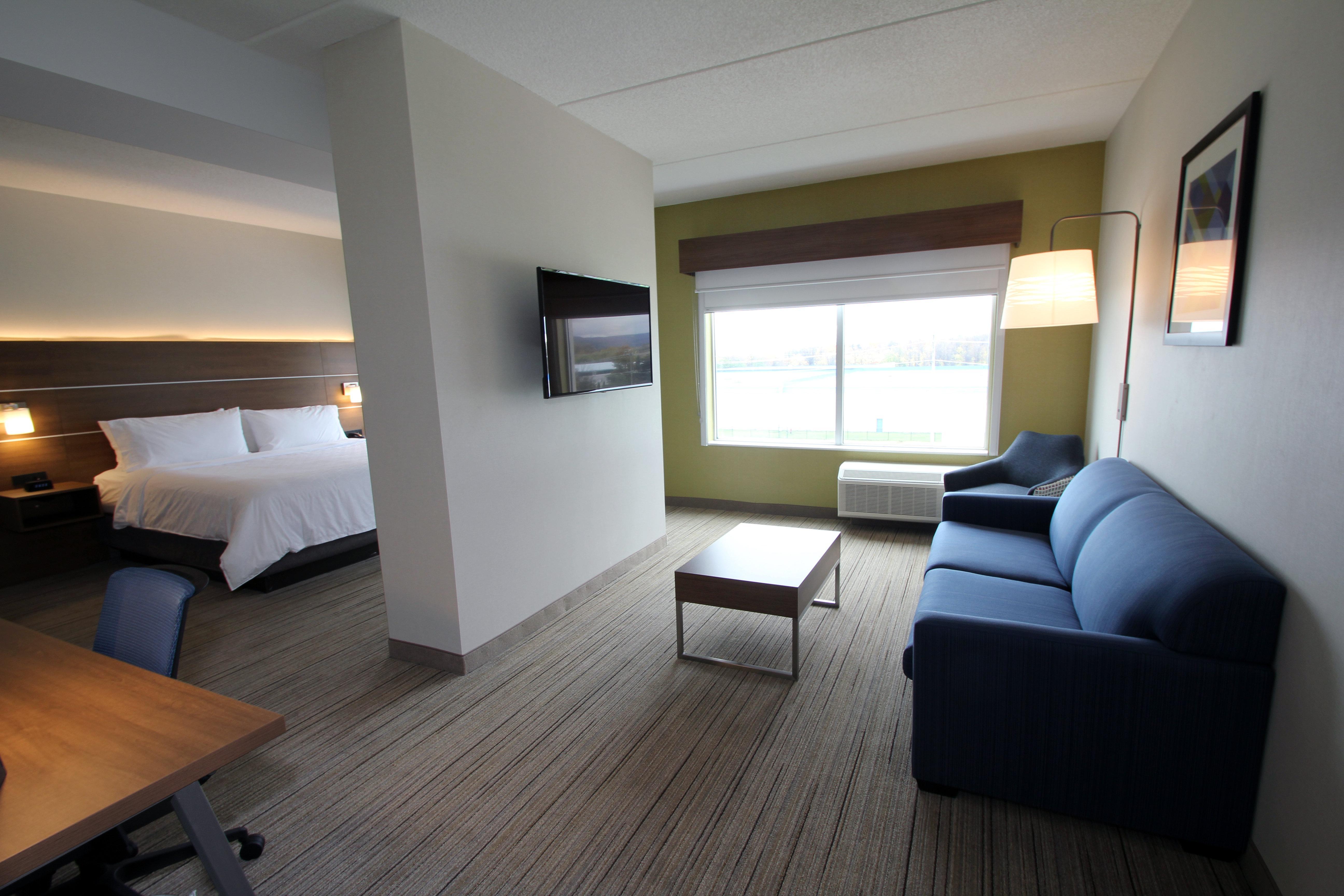 Holiday Inn Express & Suites - Колингууд Екстериор снимка